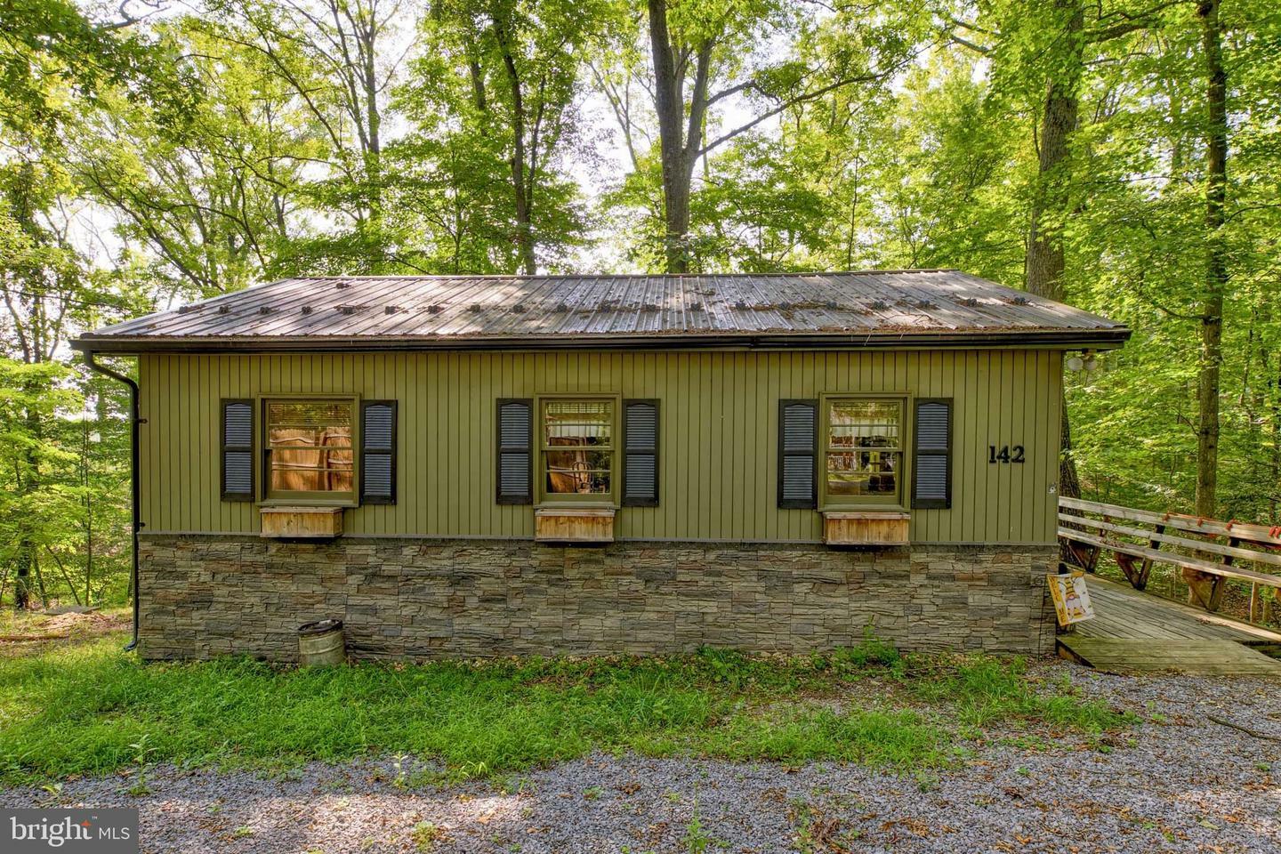 Property Photo:  142 Redbud Lane  WV 25427 