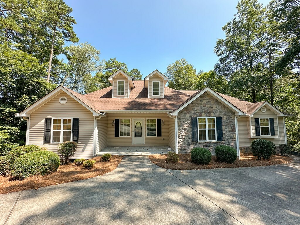 Property Photo:  1207 Lakeshore Drive  GA 30720 