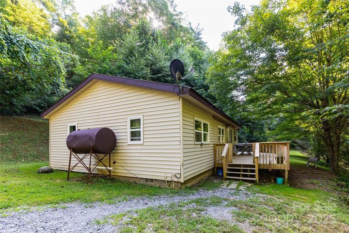 Property Photo: 500 Chimney Log Road NC 28753