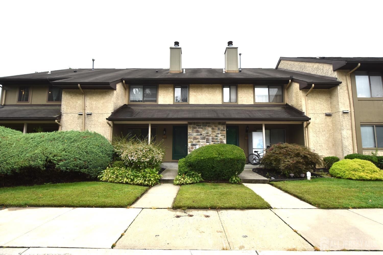 Property Photo:  130 Hampshire Drive  NJ 08536 