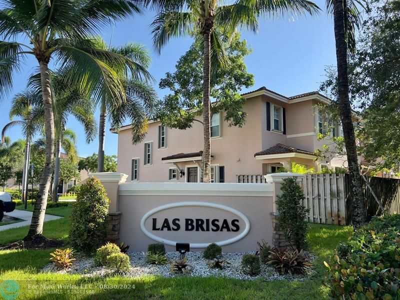 Property Photo:  243 Las Brisas Cir  FL 33326 