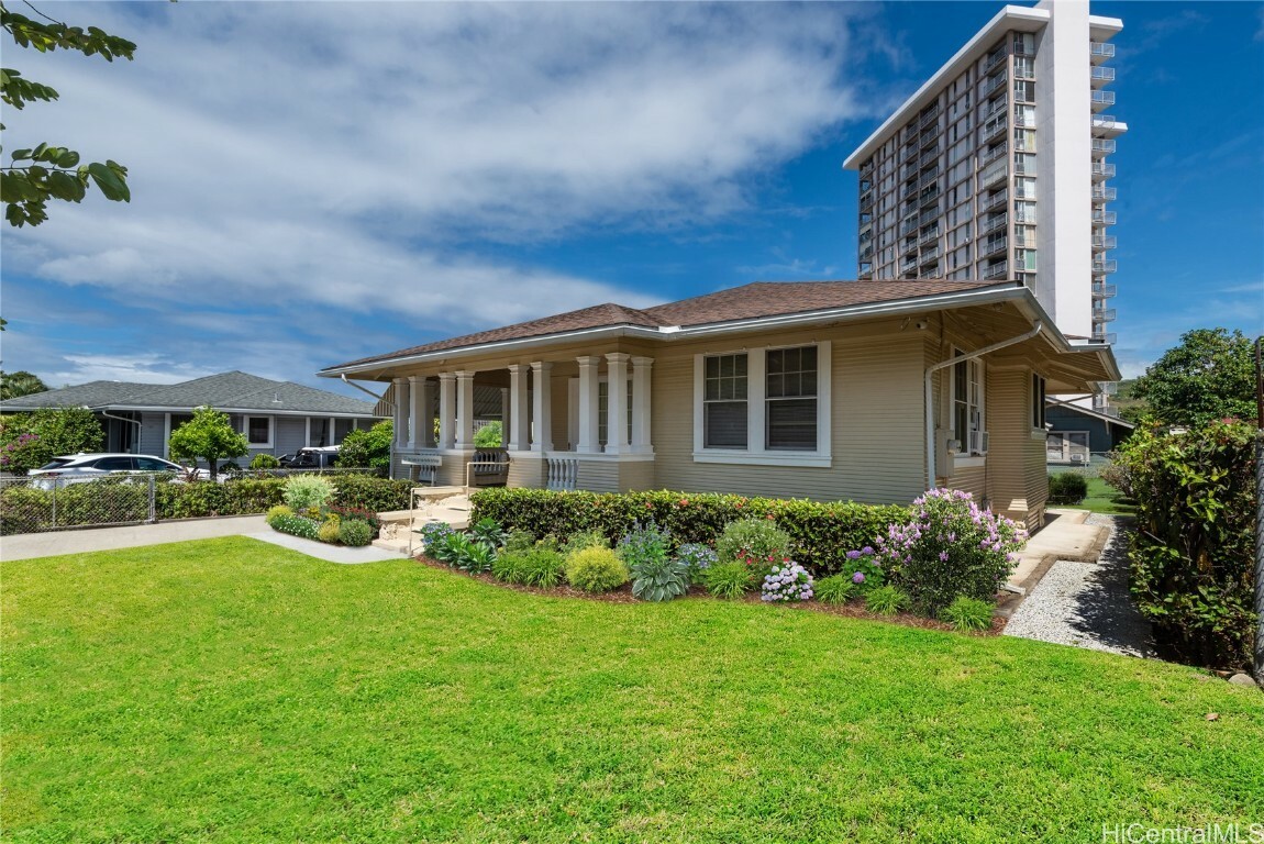 Property Photo:  1616 Makiki Street  HI 96822 