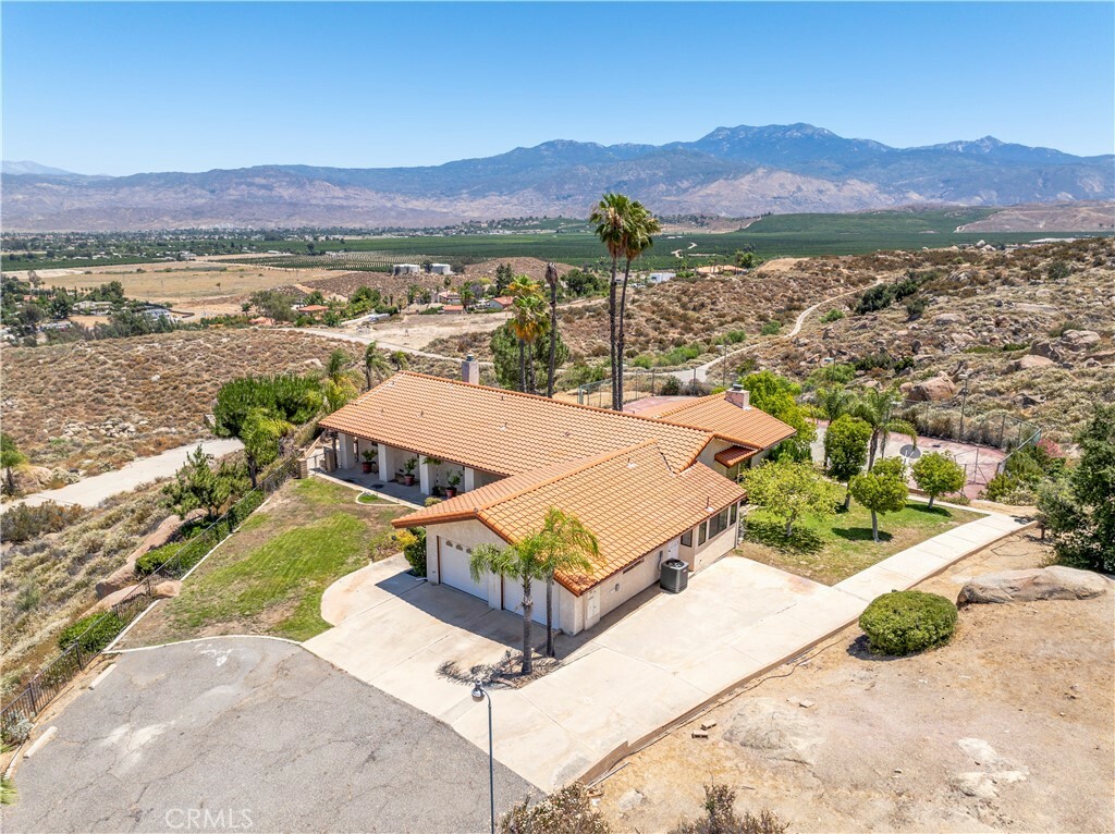 Property Photo:  42491 Segner Drive  CA 92544 