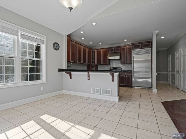 Property Photo:  81 Bracken Hill Road  NJ 07419 