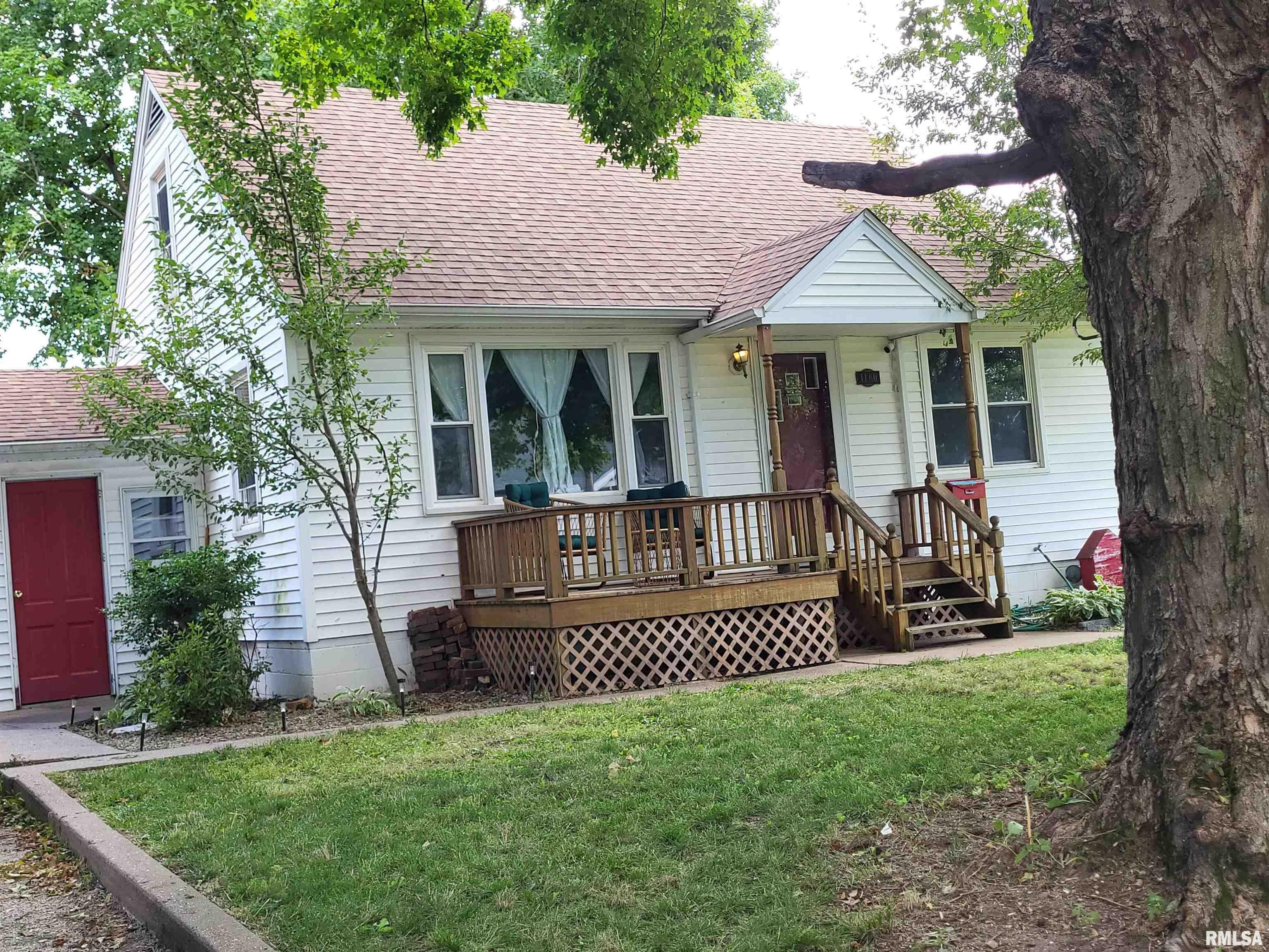 Property Photo:  1160 W Grove Street  IL 61401 