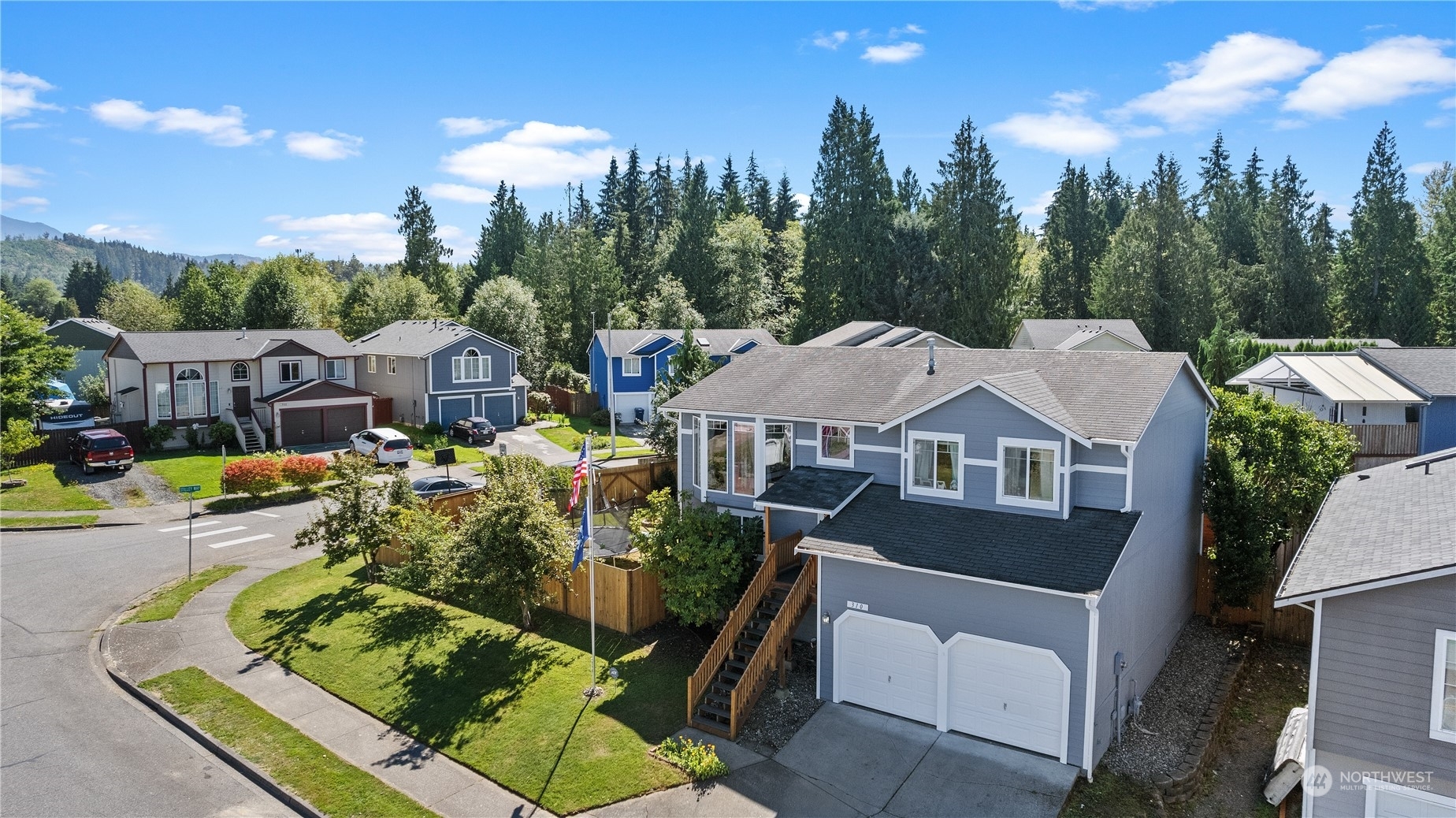 Property Photo:  310 Hemming Way  WA 98252 