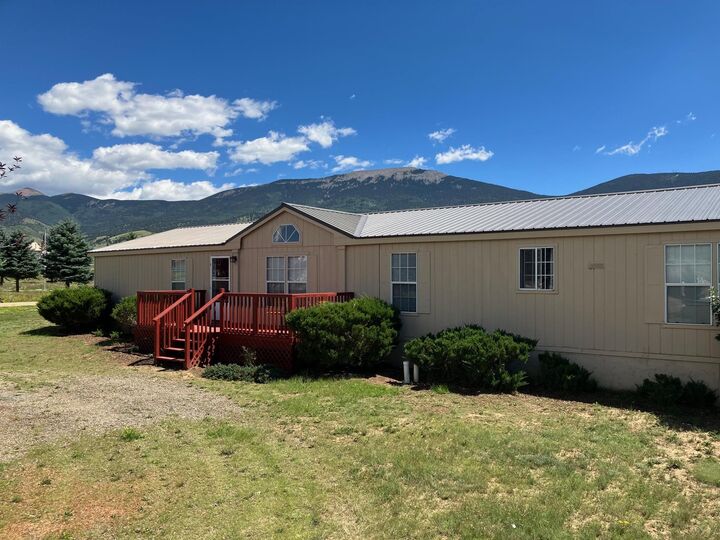 Property Photo:  625 Lake Avenue  NM 87718 