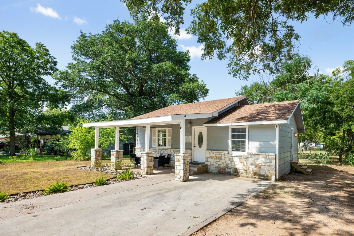 Property Photo:  1110 Sherrard Street  TX 78611 