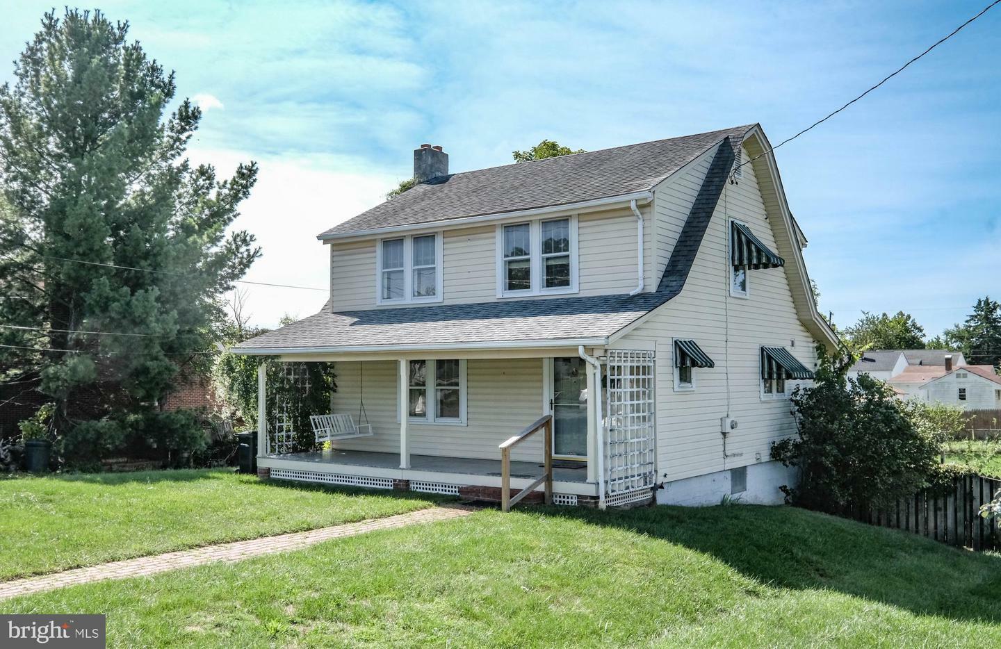 Property Photo:  1047 Woodland Avenue  VA 22601 