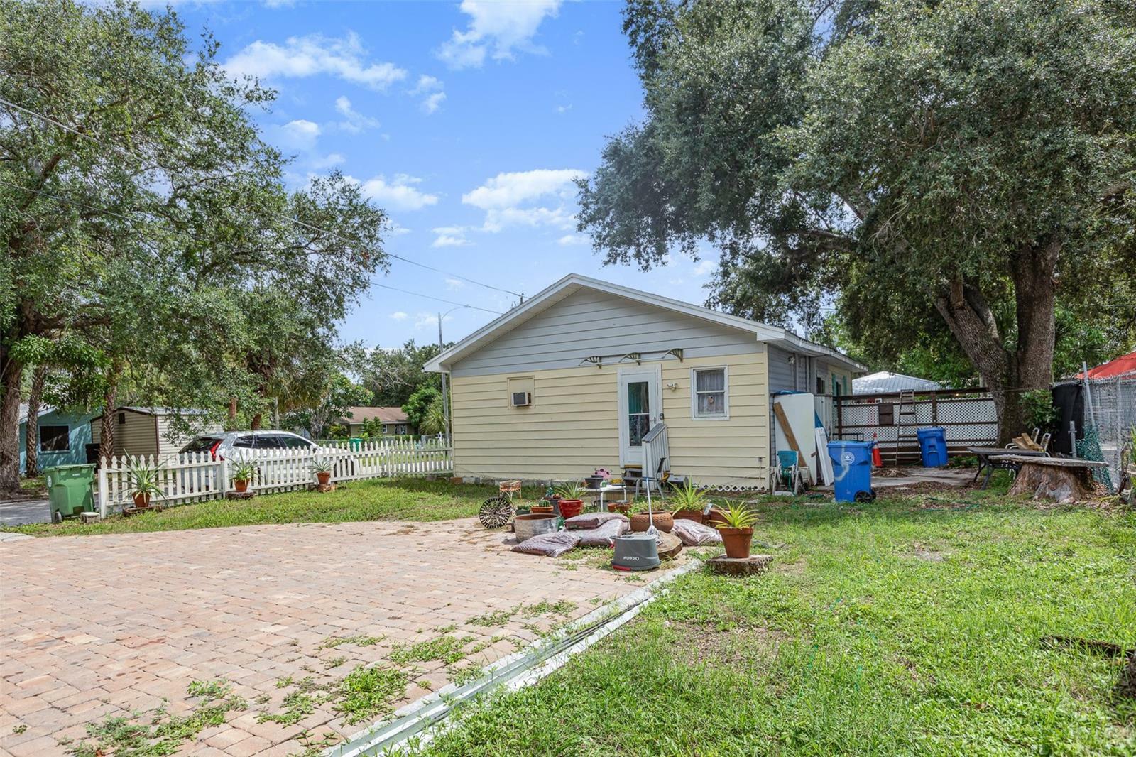 Property Photo:  702 12th Avenue W  FL 34205 