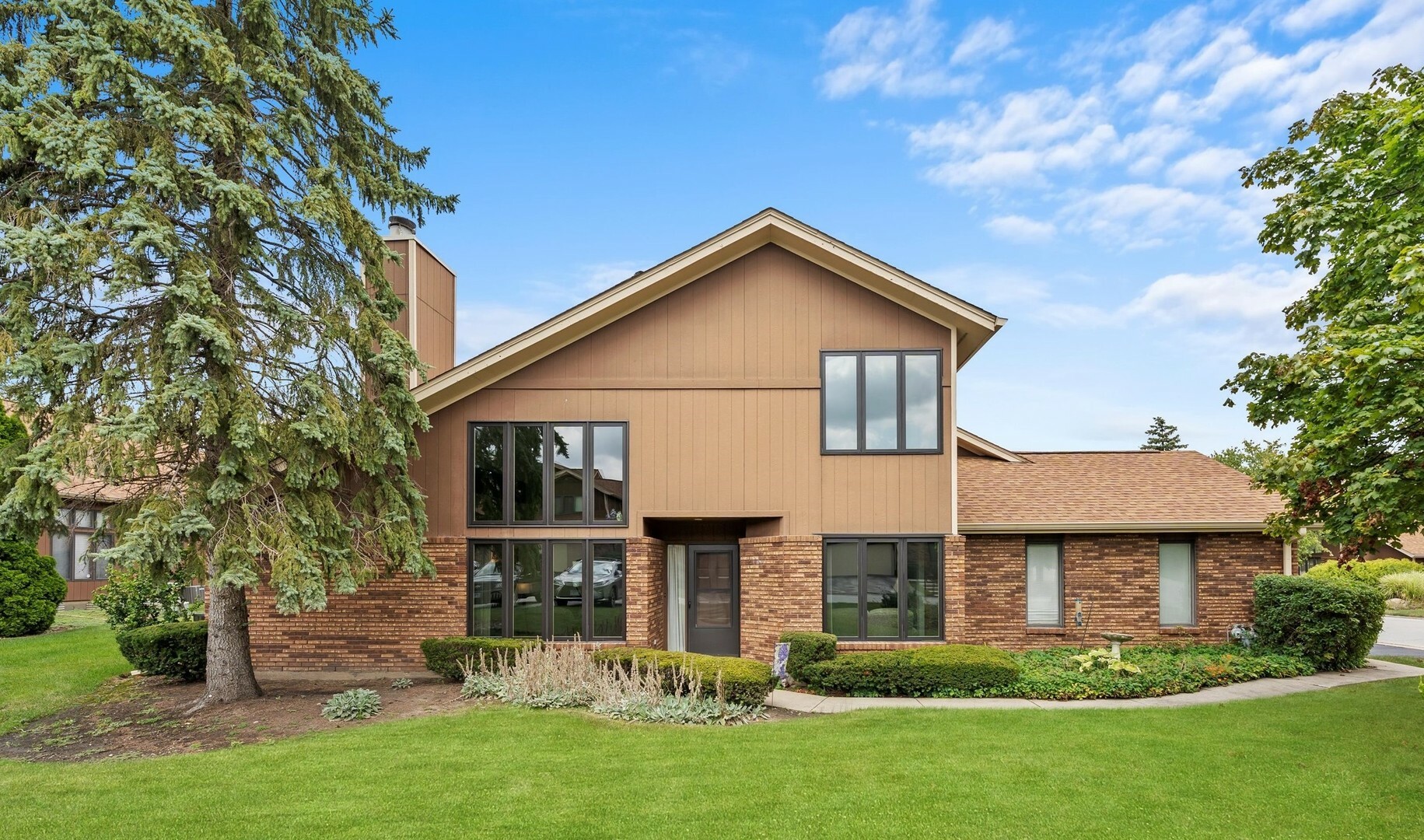 Property Photo: 1158 Baythorne Drive 112 IL 60422