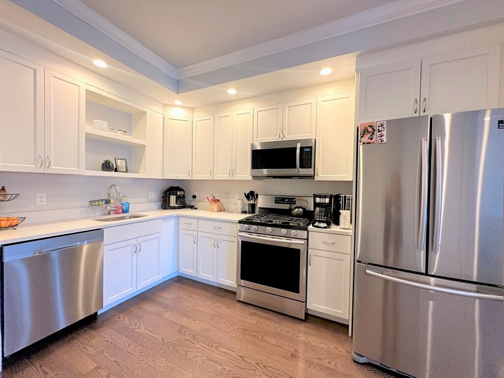 Property Photo:  371 Main St 4  MA 01801 