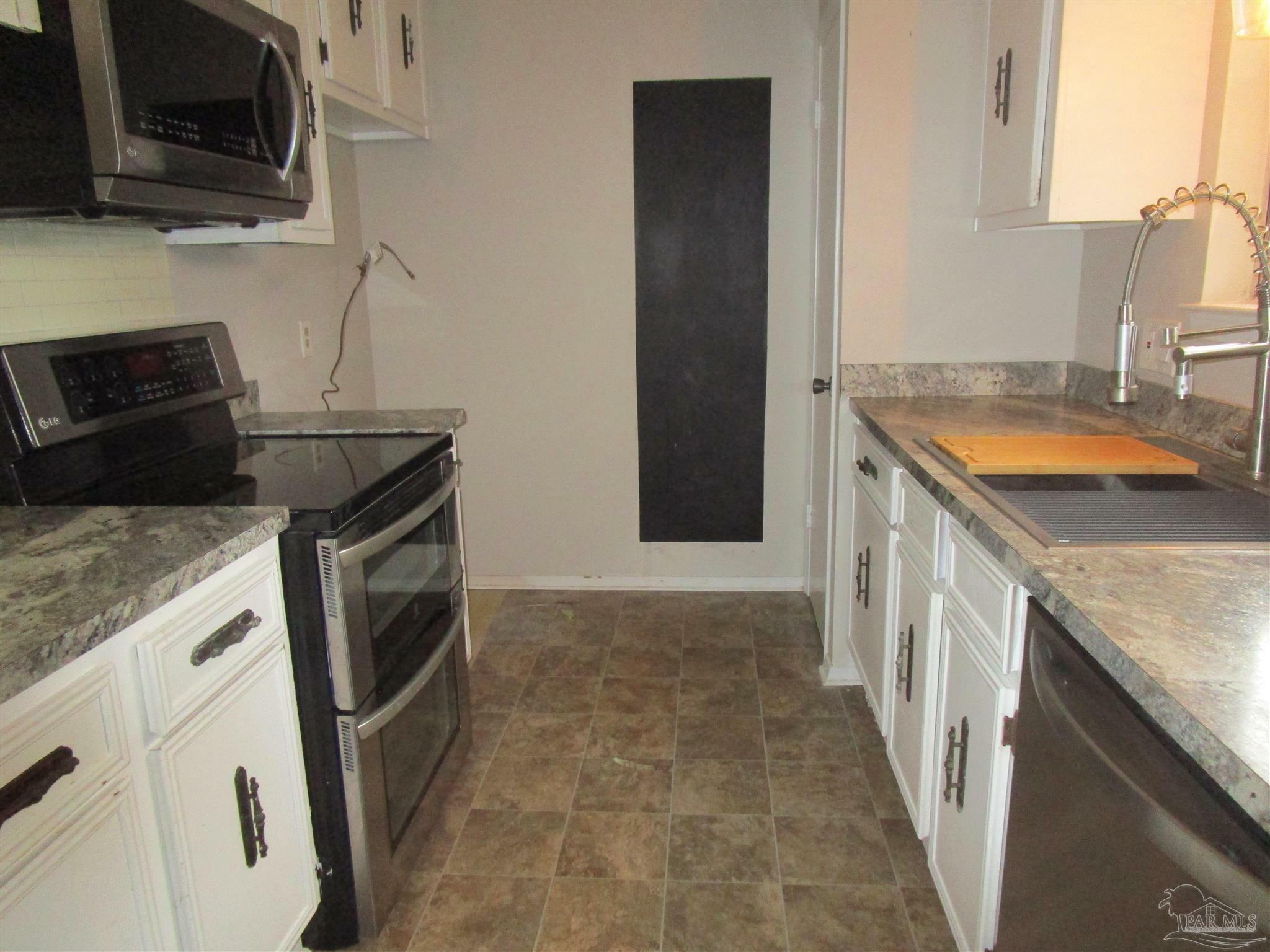 Property Photo:  4145 Elmcrest Dr  FL 32504 