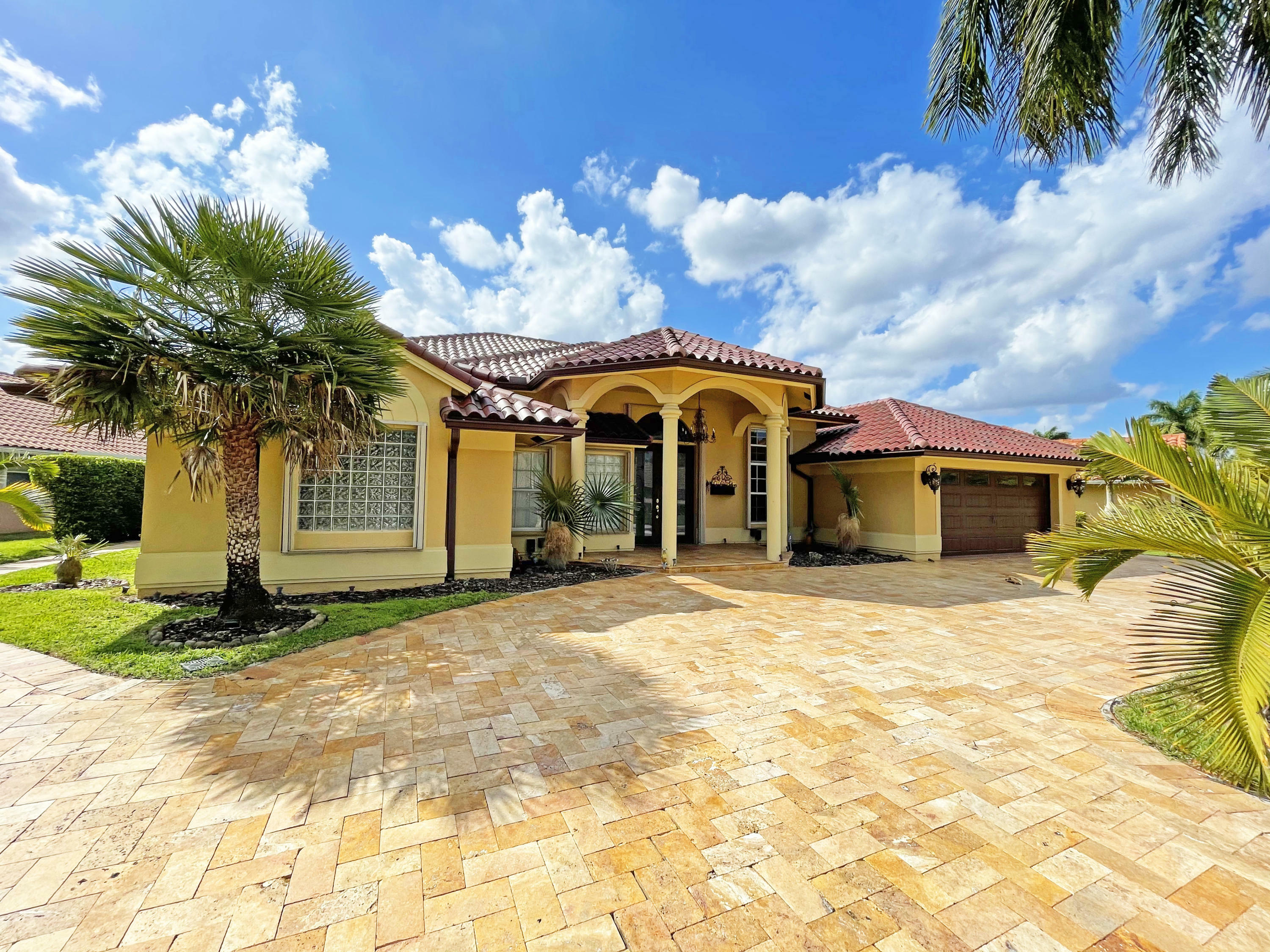 Property Photo:  10601 Maple Chase Drive  FL 33498 