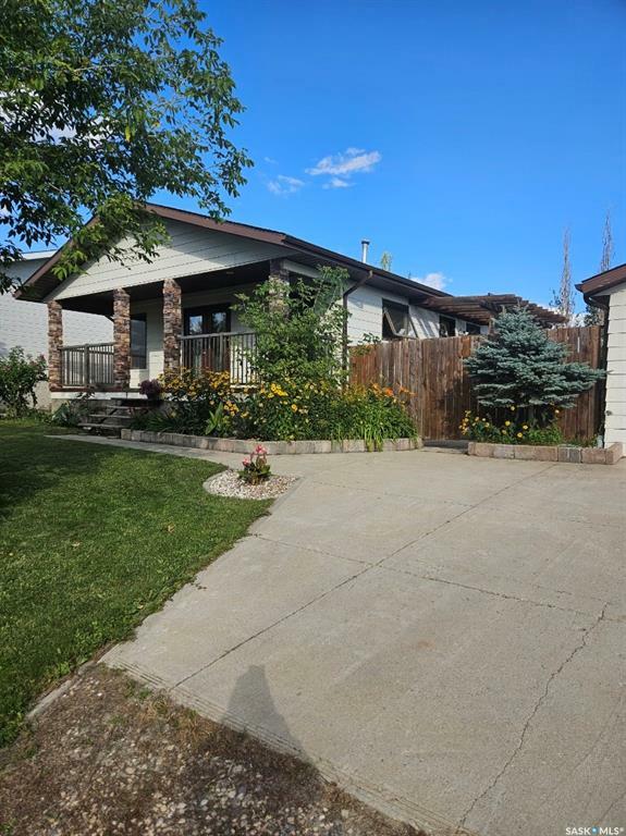 Property Photo:  216 2nd Avenue S  SK S0K 3V0 