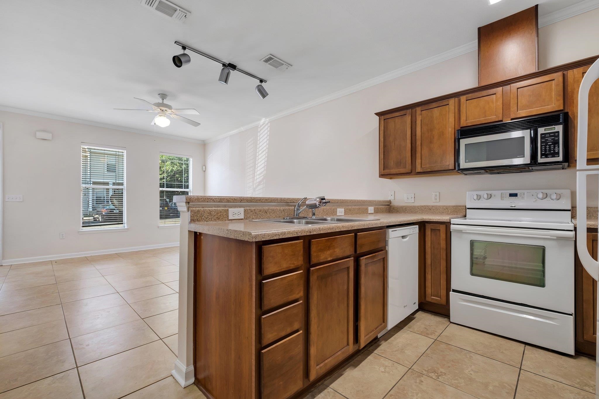 Property Photo:  2400 Fred Smith Road 202  FL 32303 