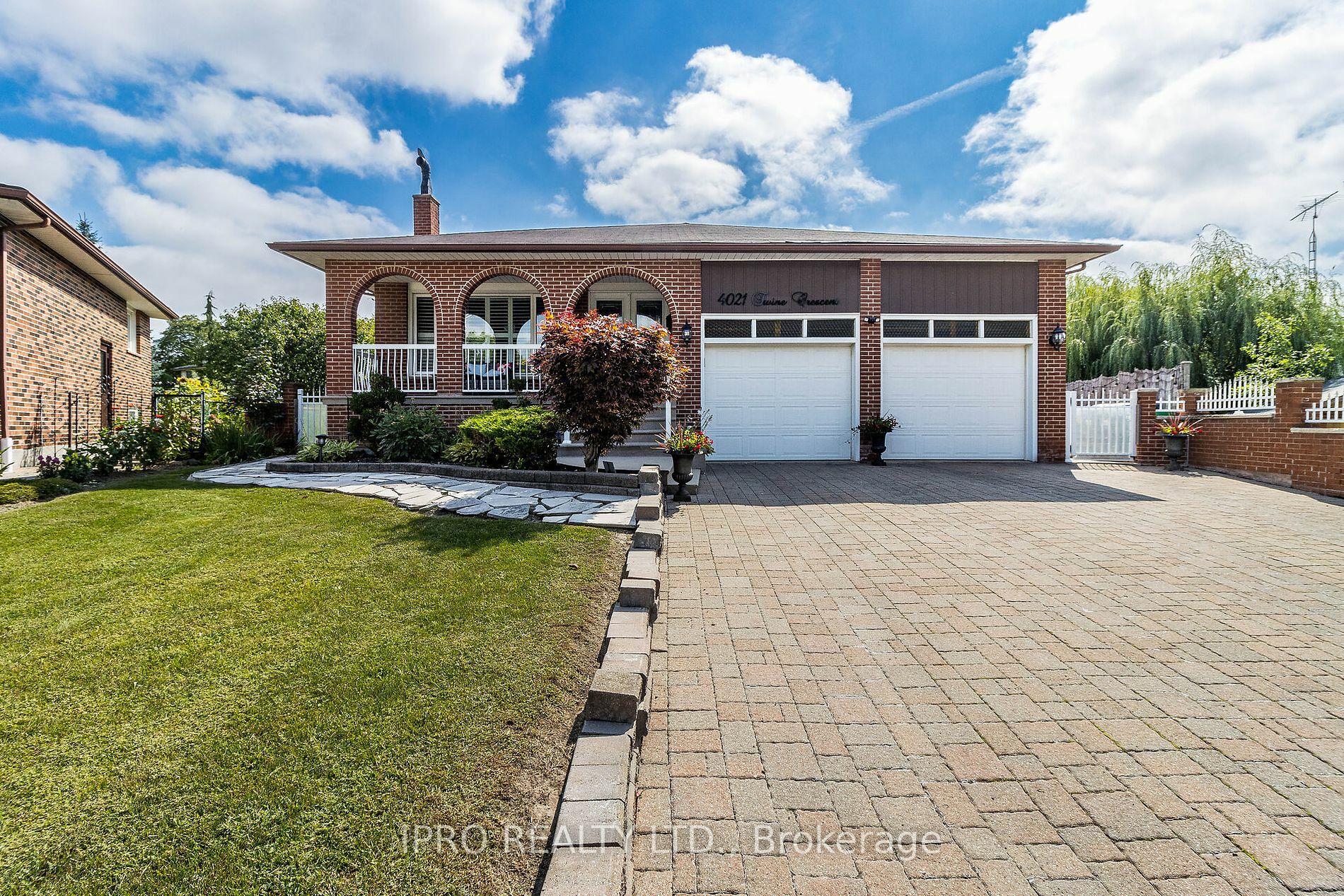 Property Photo:  4021 Twine Cres  ON L4Z 1E8 