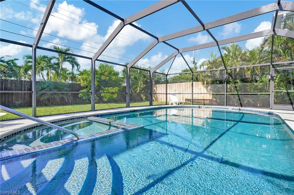 Property Photo: 758 103rd Ave N FL 34108