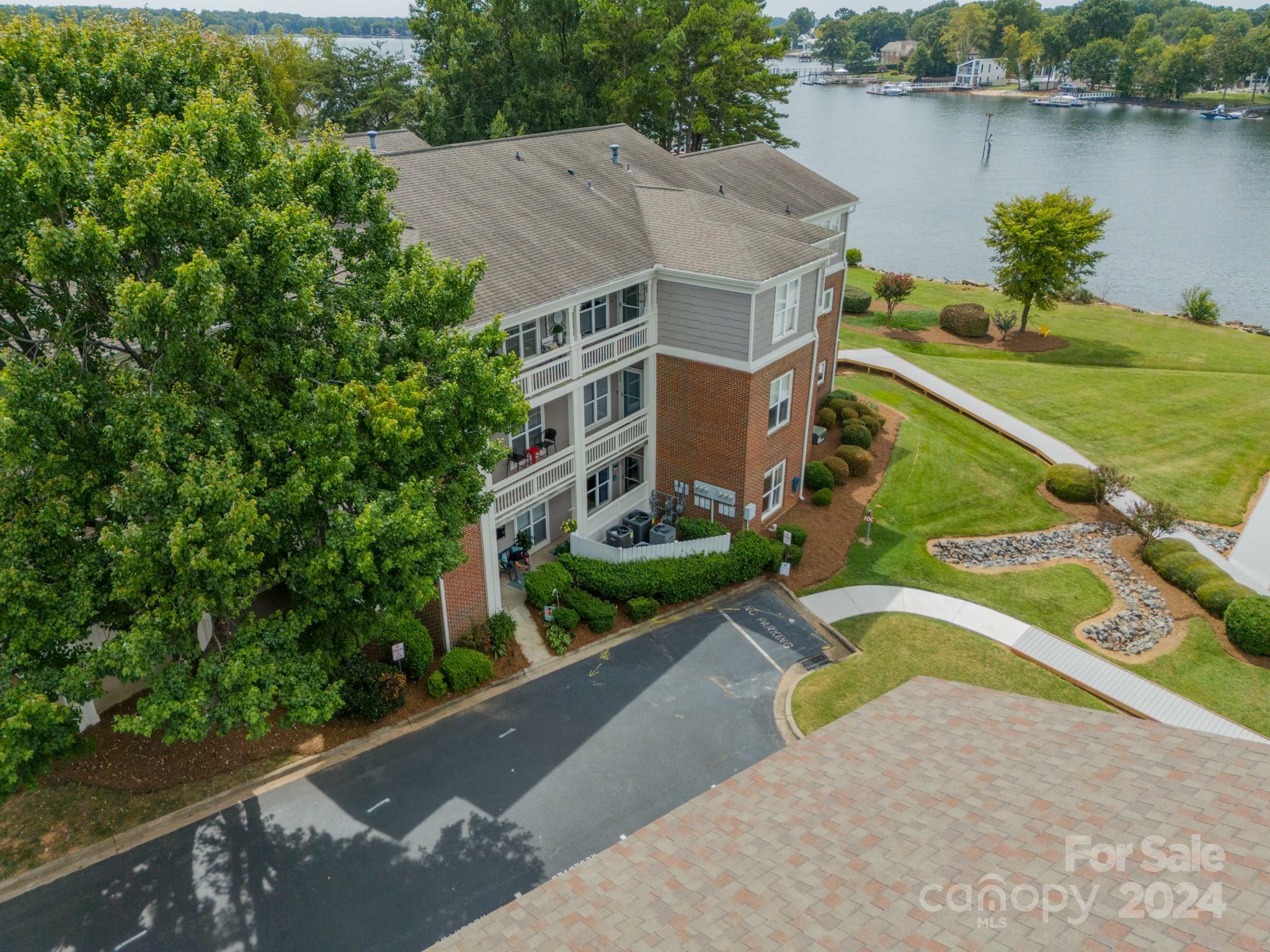 Property Photo:  7810 Village Harbor Drive  NC 28031 