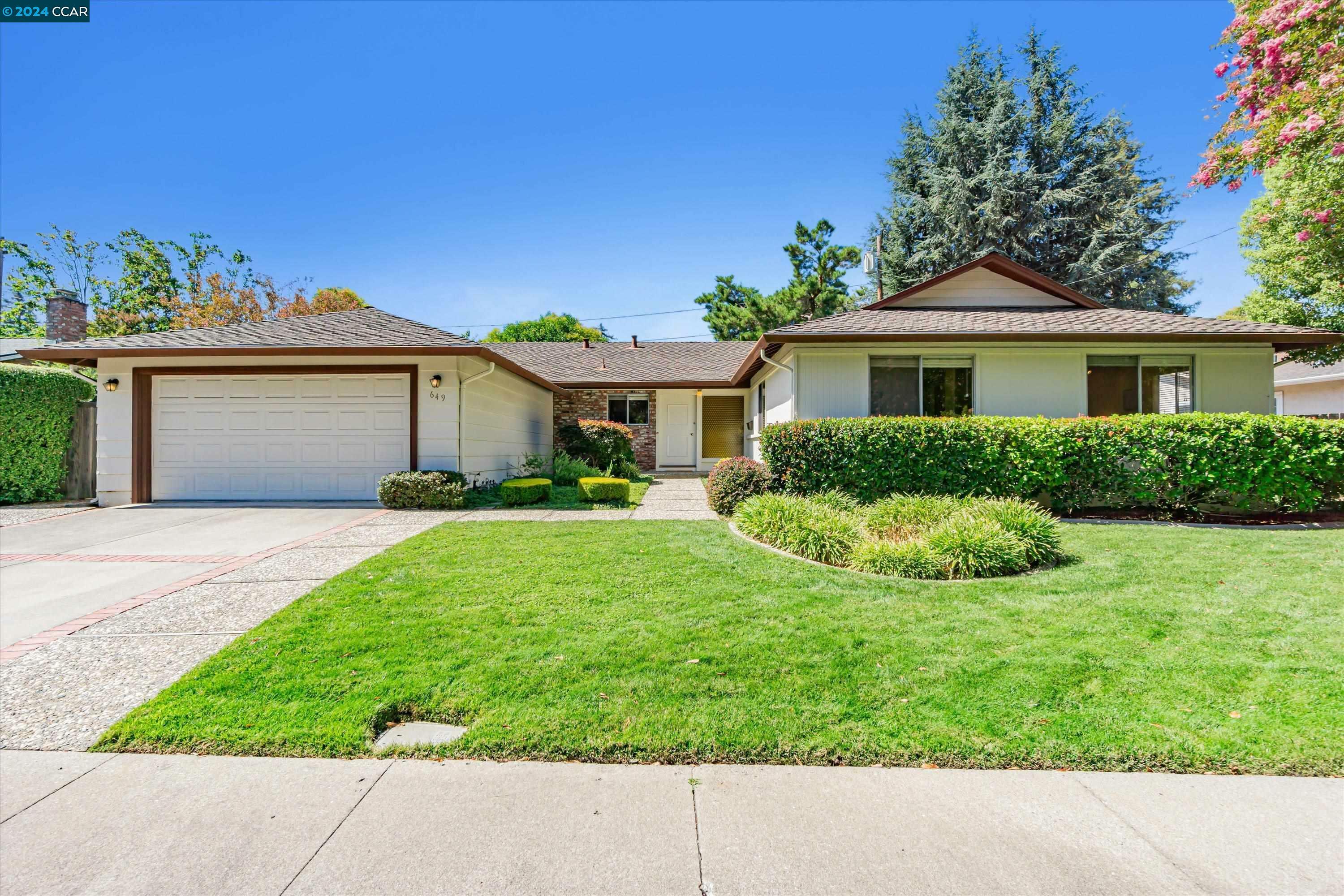 Property Photo:  649 Banyan Lane  CA 94598 