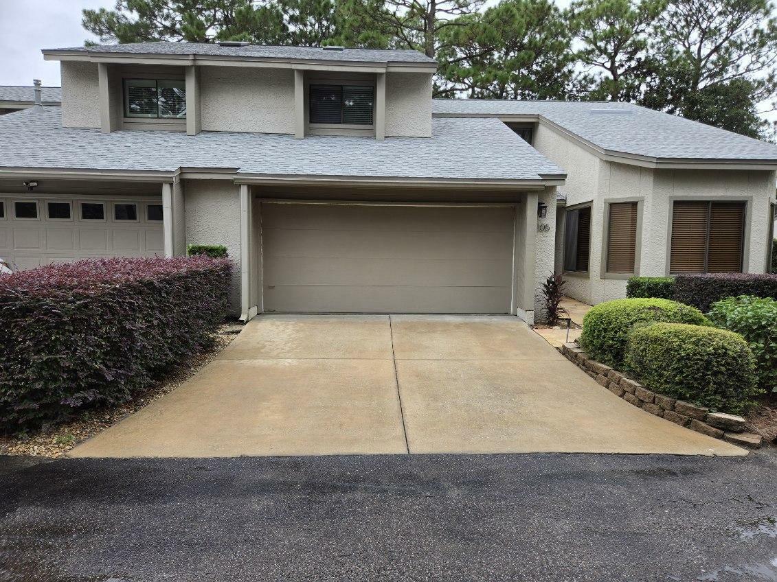 Property Photo:  1205 Oakmont Drive  FL 32578 