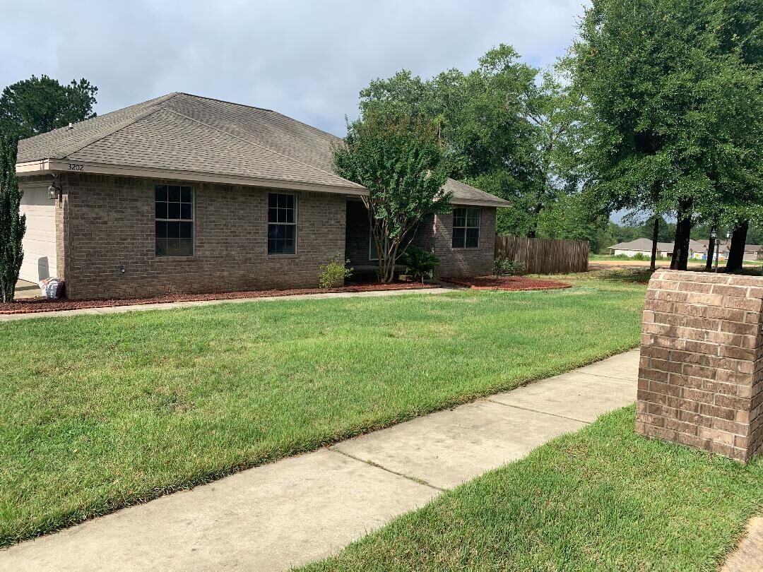 Property Photo:  3202 Arthur Boulevard  FL 32536 