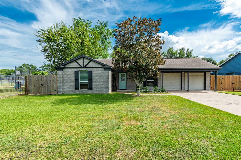 Property Photo:  1503 Meadow Lane  TX 77511 