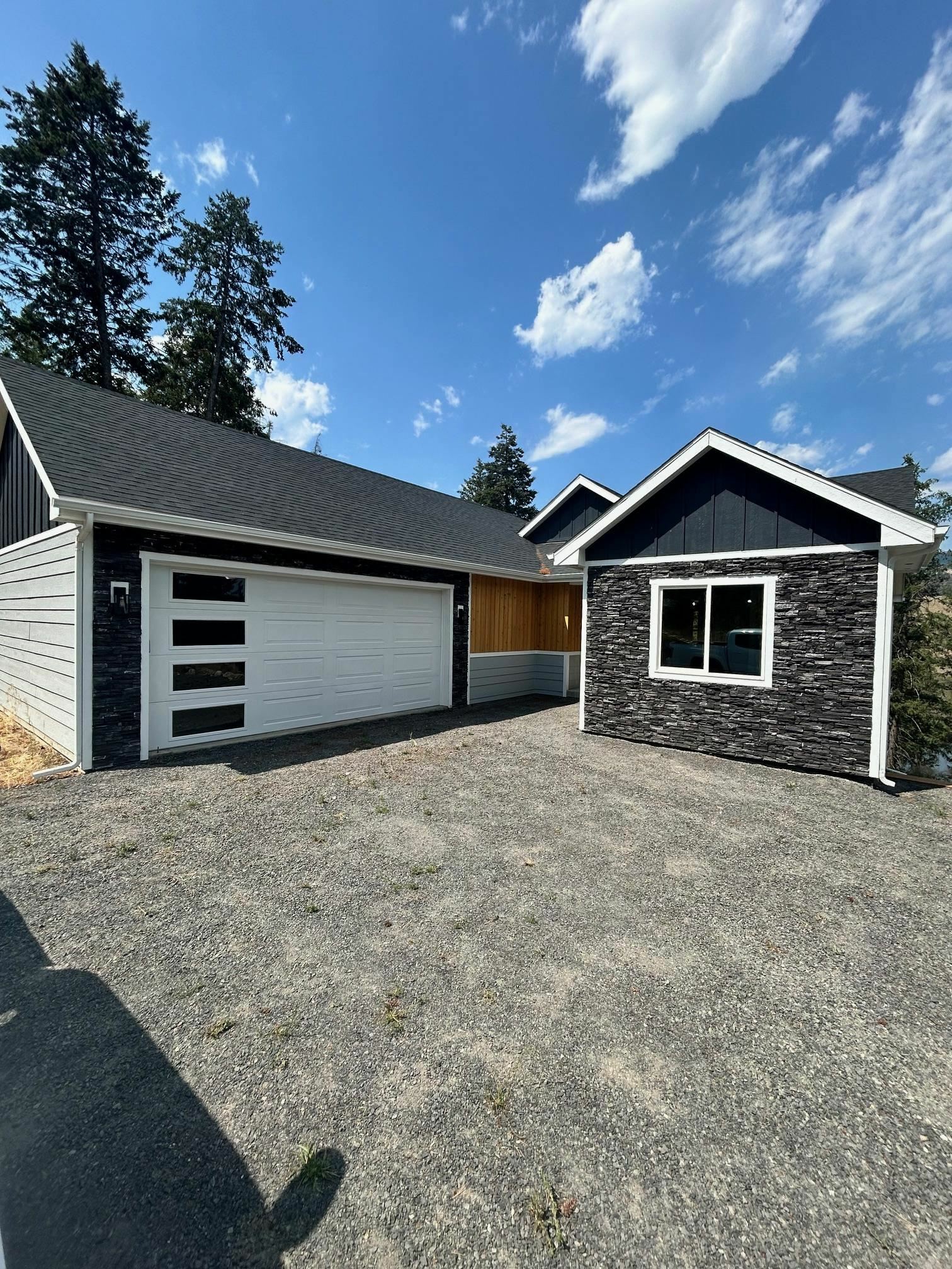 Property Photo:  21117 N Byrne Ln  WA 99026 