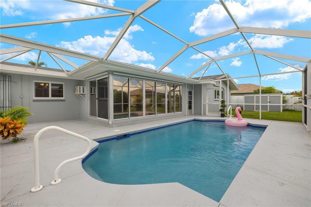 Property Photo:  3601 SE 5th Ave  FL 33904 