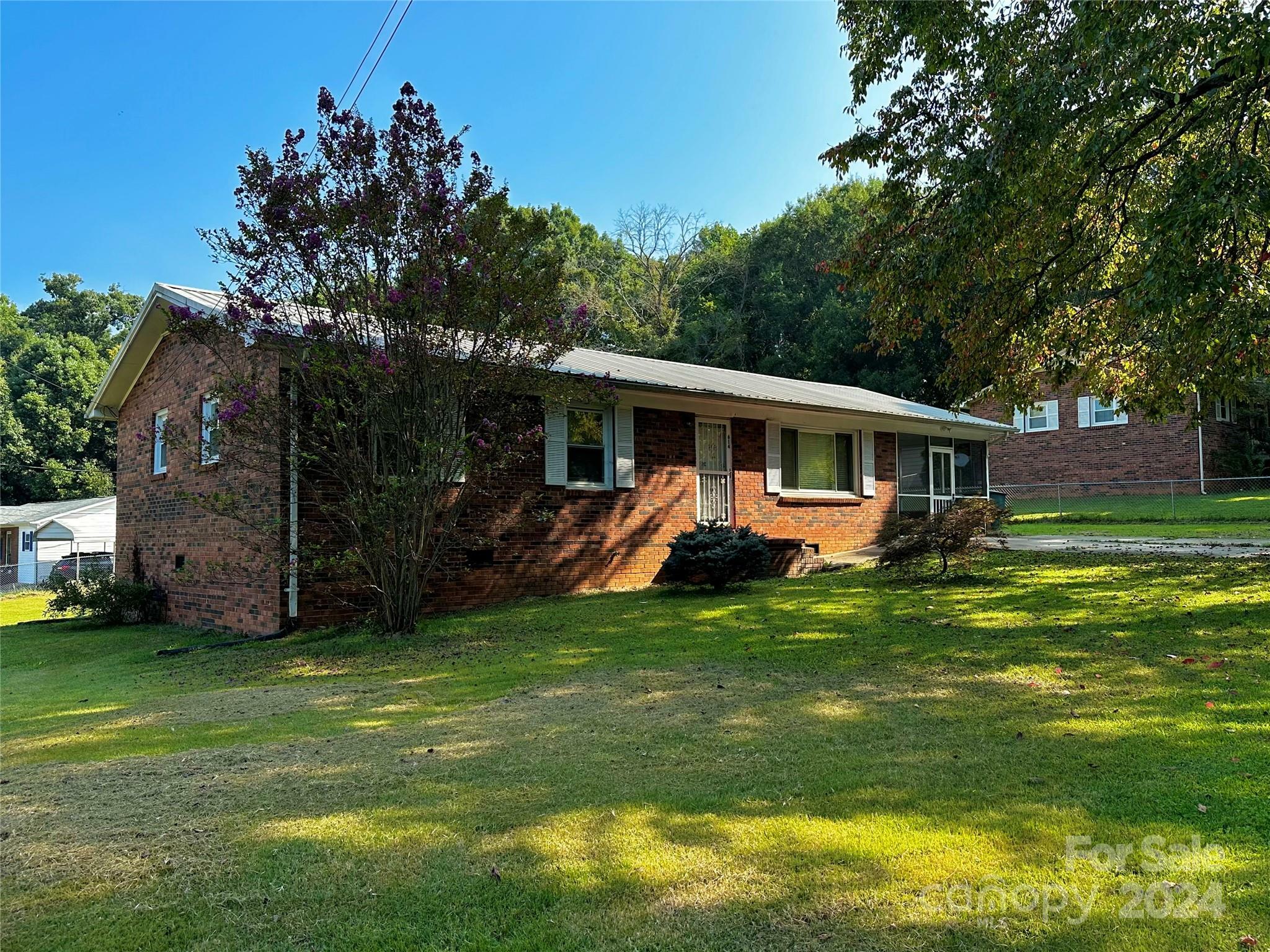 Property Photo:  614 3rd Street Place SW  NC 28613 