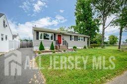 Property Photo:  31 Woodview Avenue  NJ 08863 