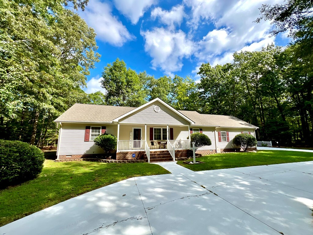 Property Photo:  25088 Serenity Ln  VA 23417 