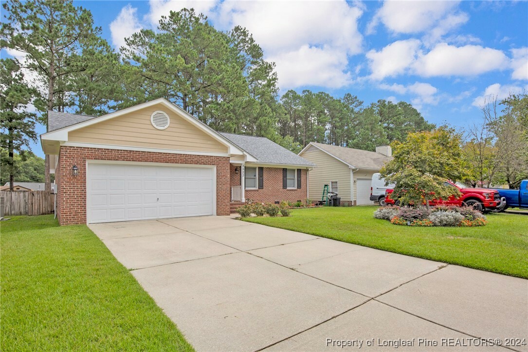 Property Photo:  2523 Paintersmill Drive  NC 28304 