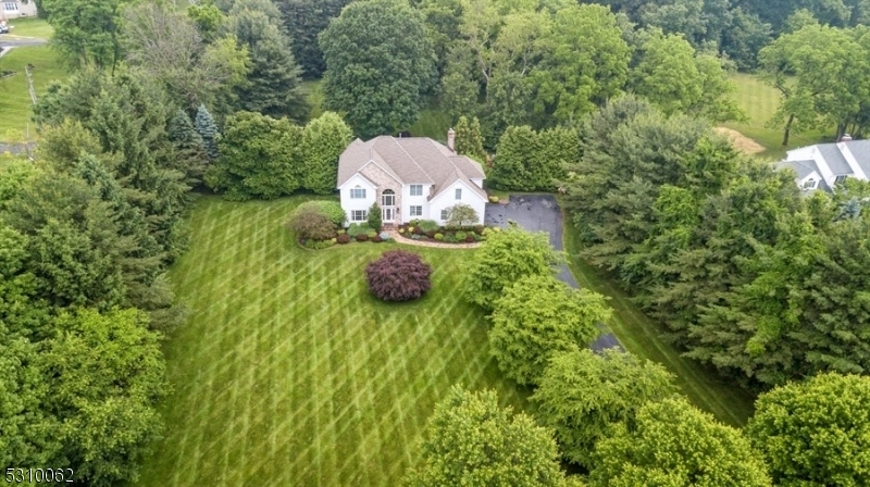 Property Photo:  2 Cobblestone Ln  NJ 07853 