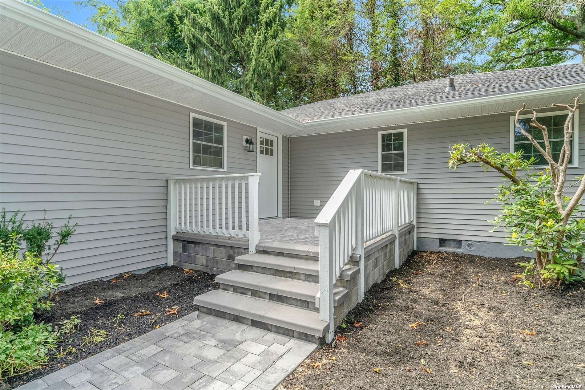 Property Photo:  33 Beverly Road  NY 11787 