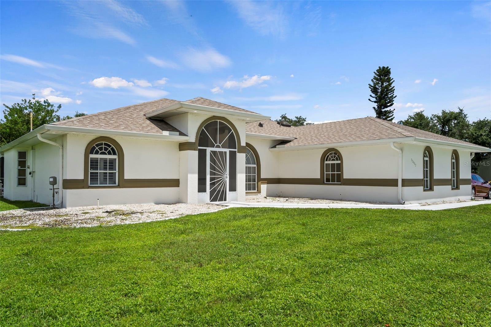 Property Photo:  22532 Peachland Boulevard  FL 33954 