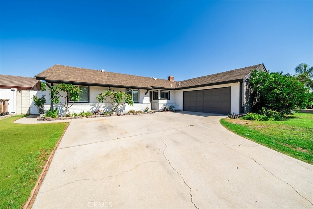 Property Photo:  518 N Royal Street  CA 92806 