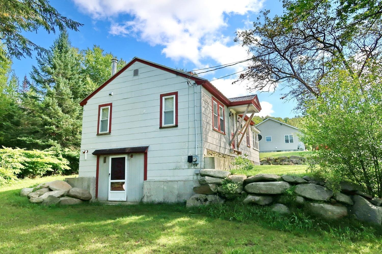 Property Photo:  581 Cottage Street  NH 03561 