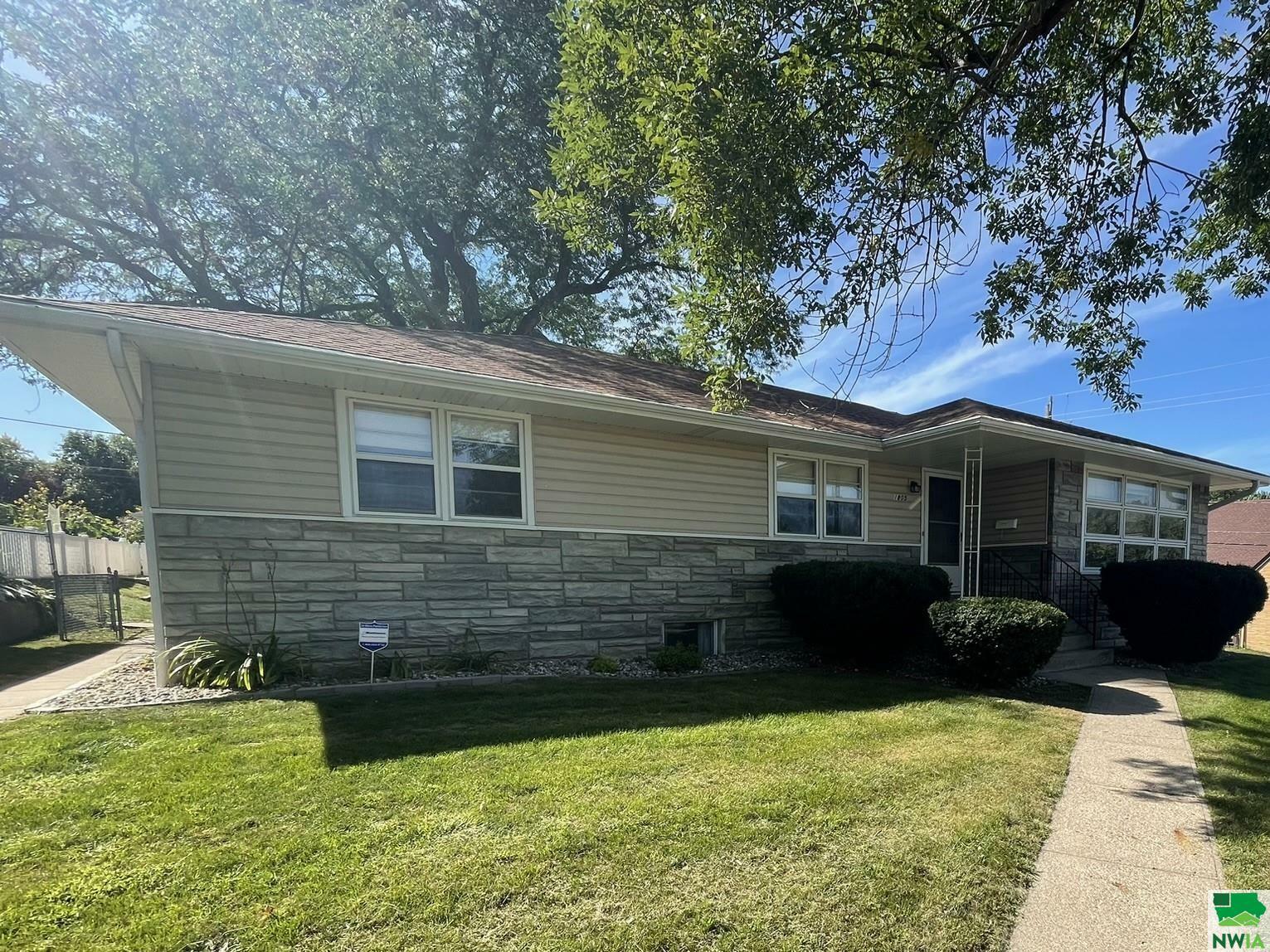 Property Photo:  1805 S Pomegranite St.  IA 51106 