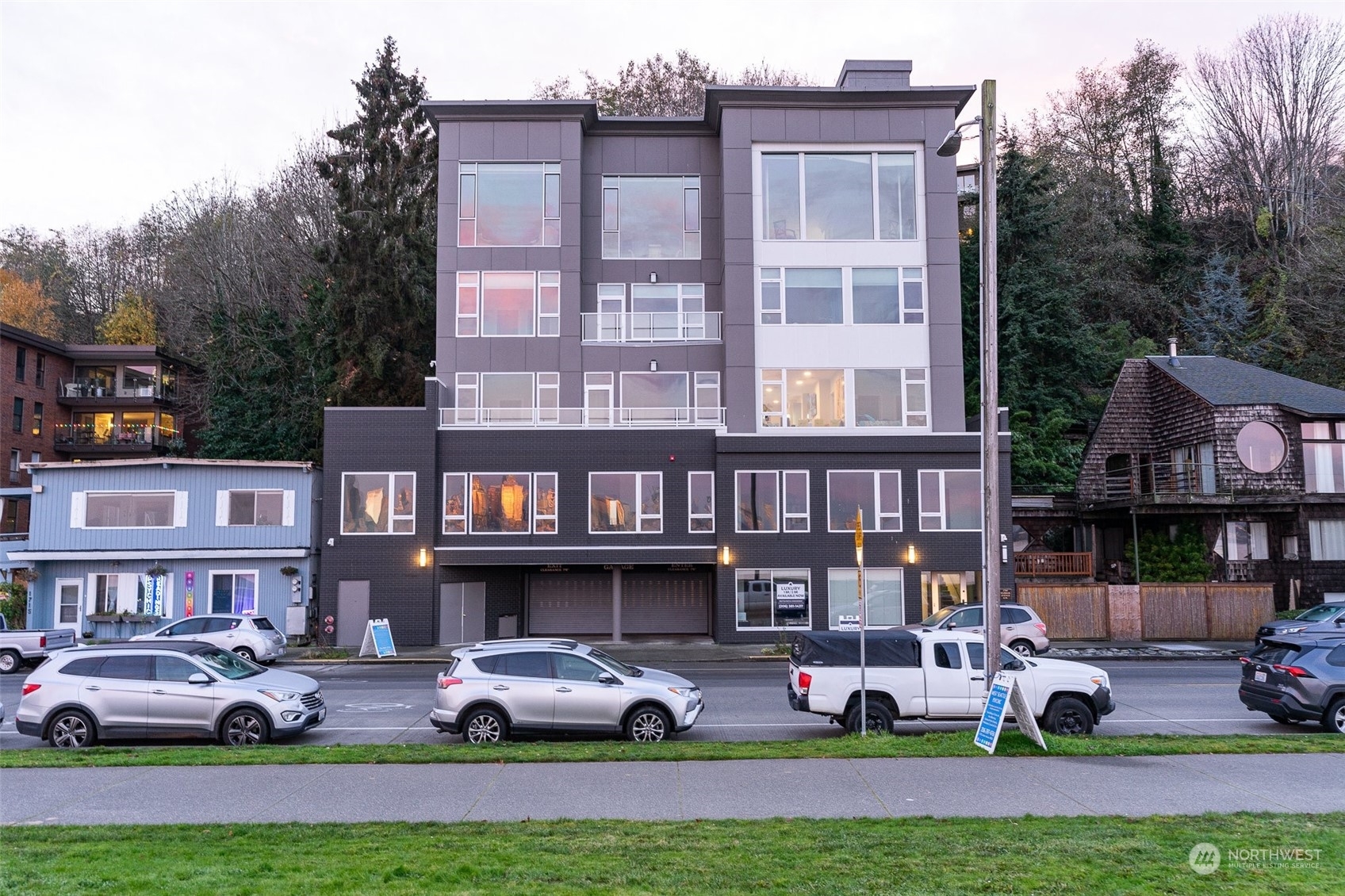 Property Photo:  1709 Harbor Avenue SW 301  WA 98126 