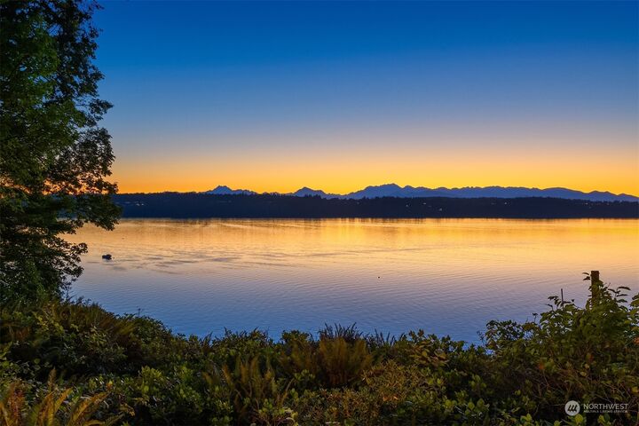 Property Photo: 11665 Sunset Avenue NE WA 98110