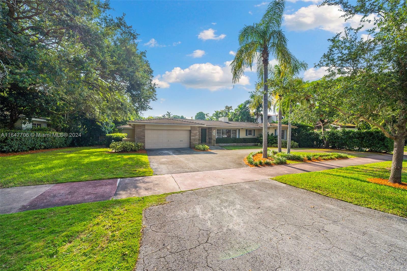 Property Photo:  2615 Alhambra Cir  FL 33134 