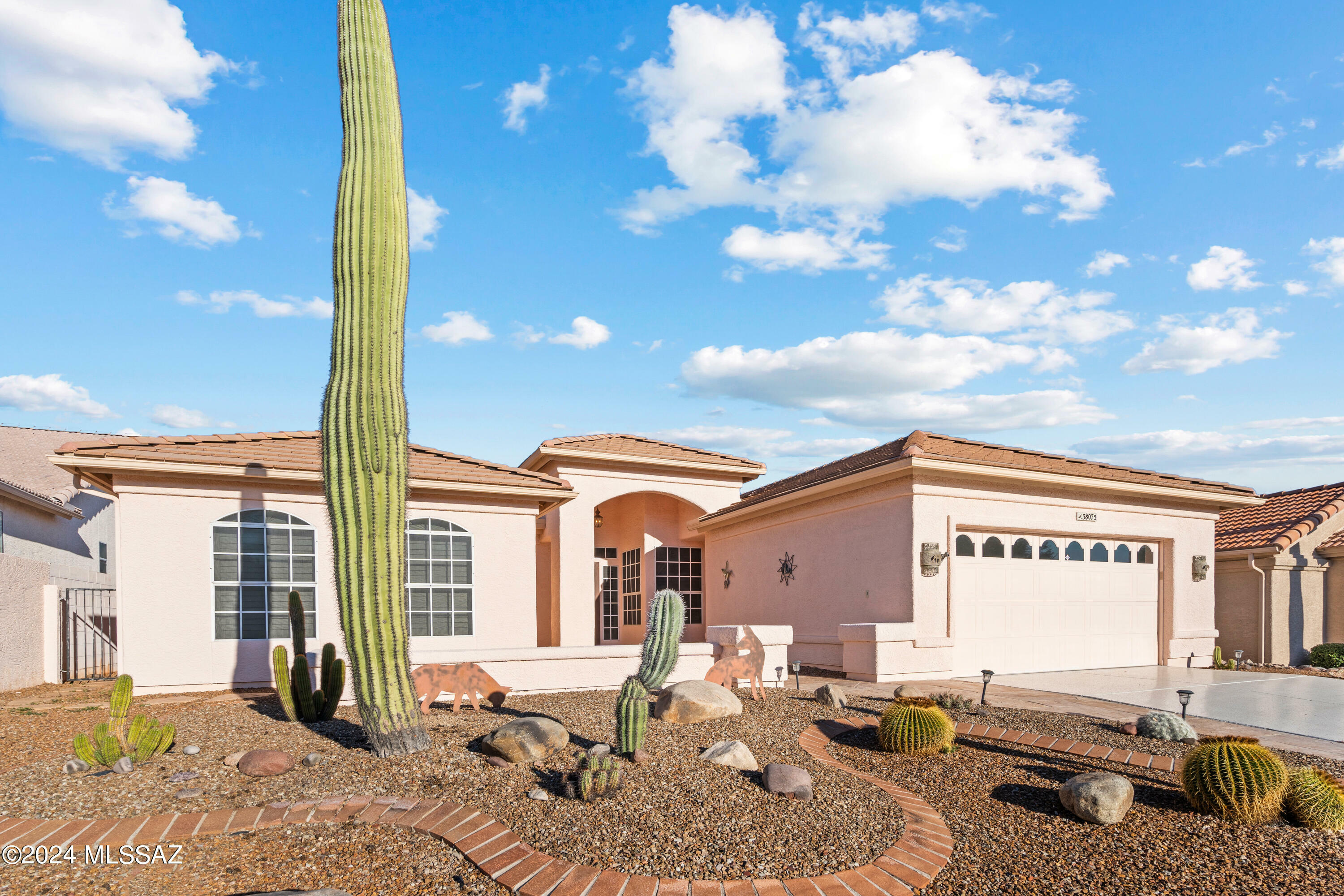 38075 S Rolling Hills Drive  Saddlebrooke AZ 85739 photo