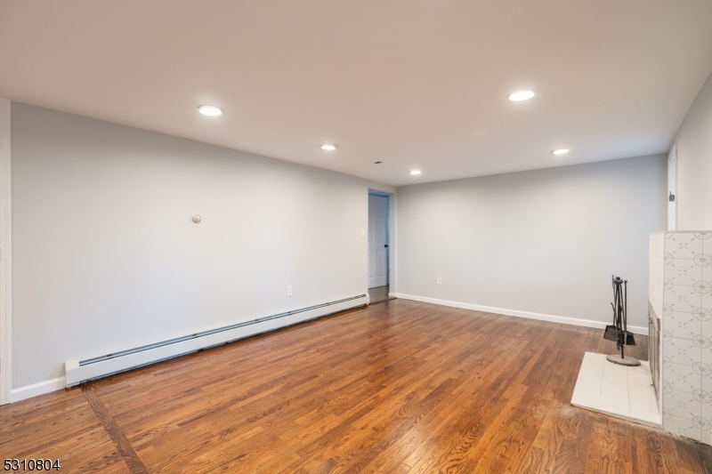 Property Photo:  34 Oak Tree Ln  NJ 07871 