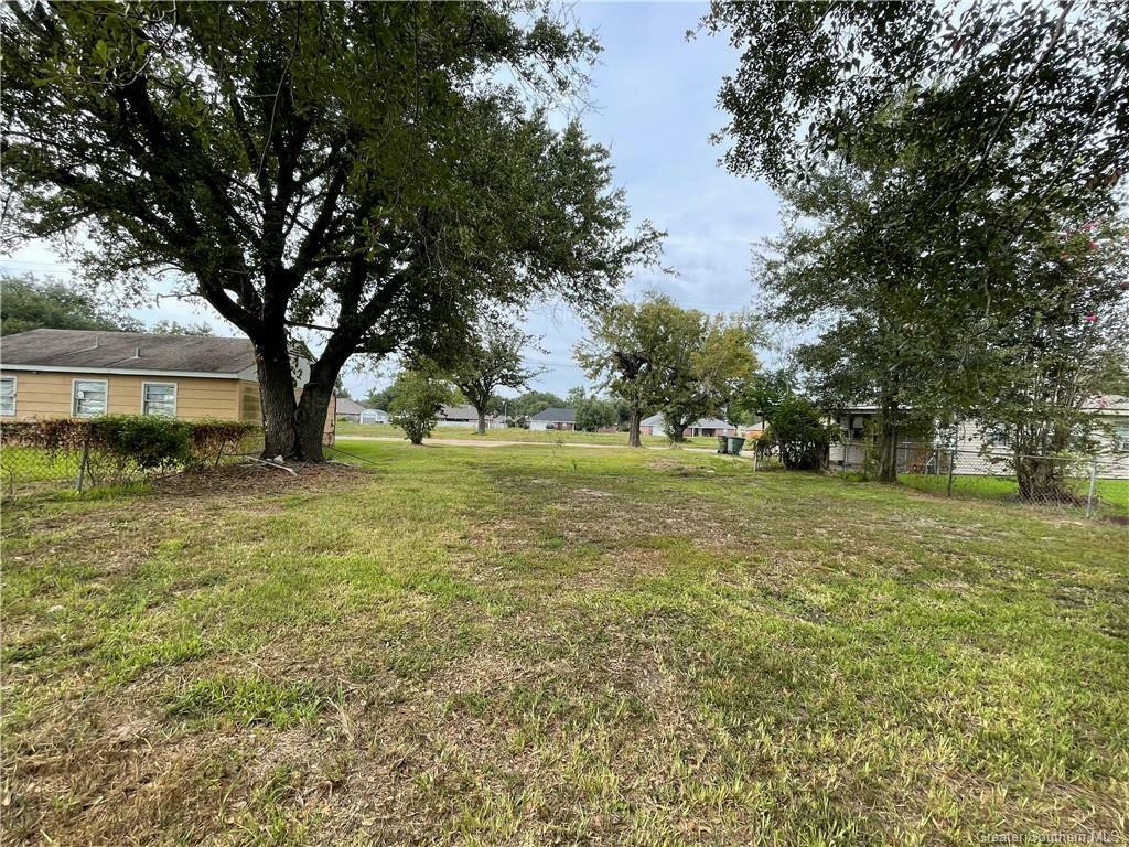 Property Photo:  2244 E Prien Lake Road  LA 70601 