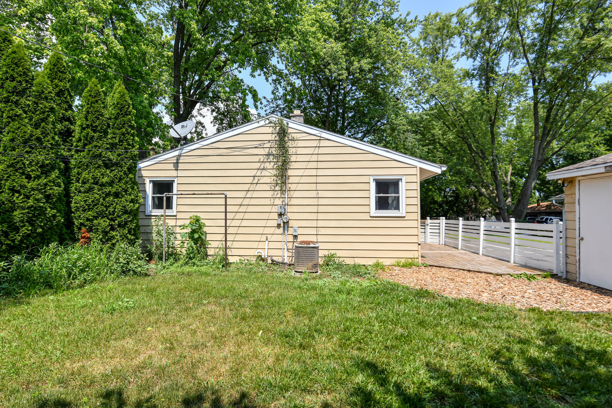 Property Photo:  5223 W Hemlock Rd  WI 53223 