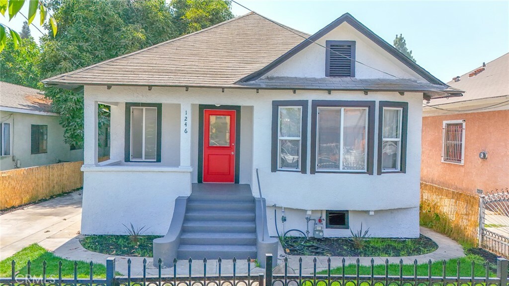 Property Photo: 1246 E 35th Street CA 90011