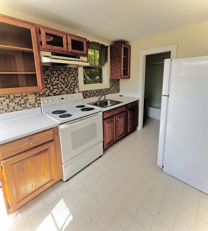 Property Photo:  336 Lincoln St 1L  MA 02072 