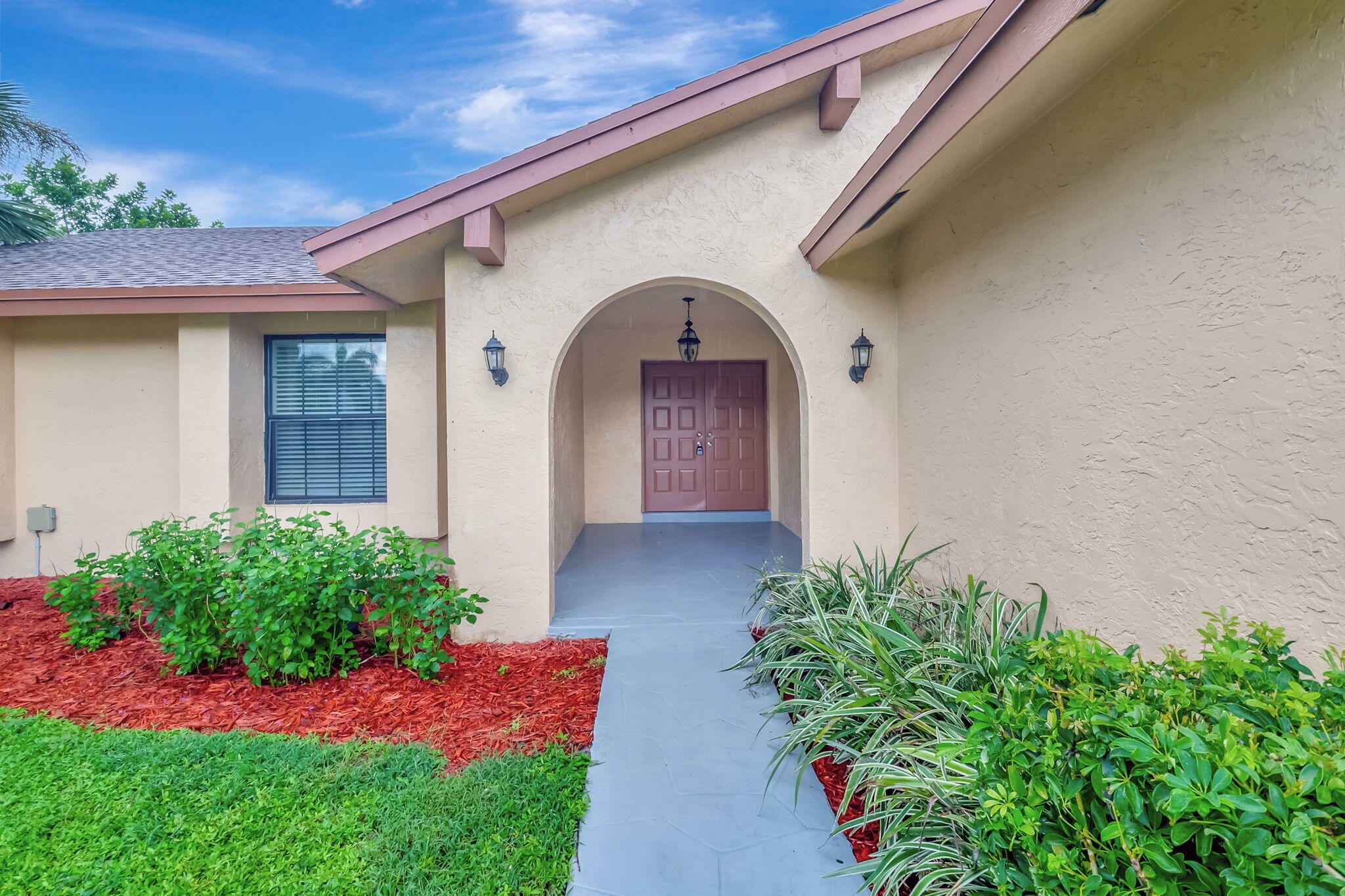 Property Photo:  10410 185th Street S  FL 33498 