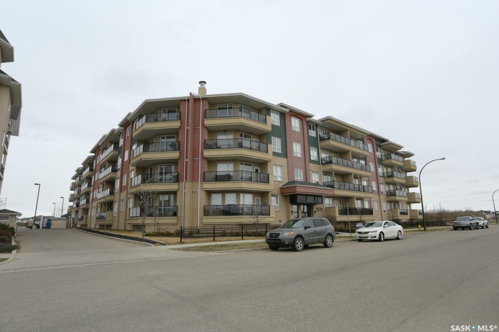 Property Photo:  158 Pawlychenko Lane 305  SK S7V 0C3 